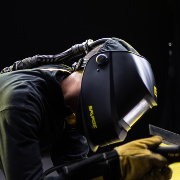 ESAB Savage air helmet photo